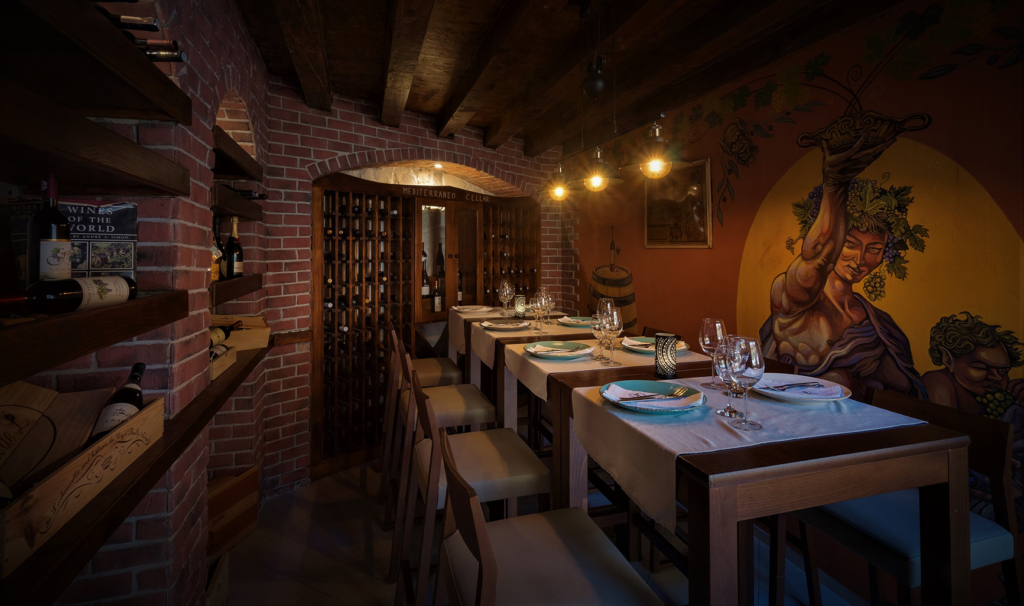 Hvar Restaurant Mediterraneo - enjoy mediterranean food in fantastic ambient of Dalmatian piazza